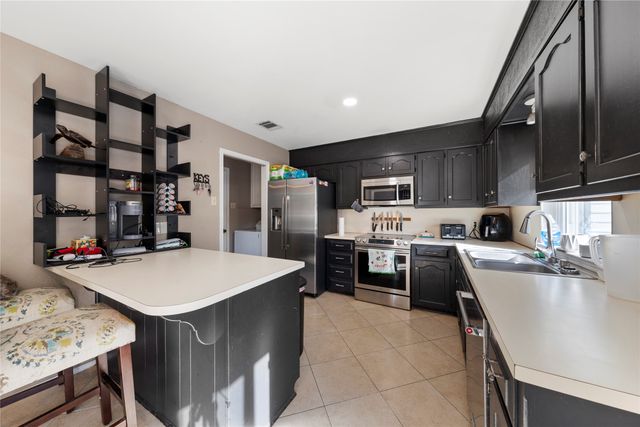 237 Westhill Drive, Hewitt, TX 76643