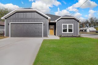 2711 Finley Street, Fort Worth, TX 76111