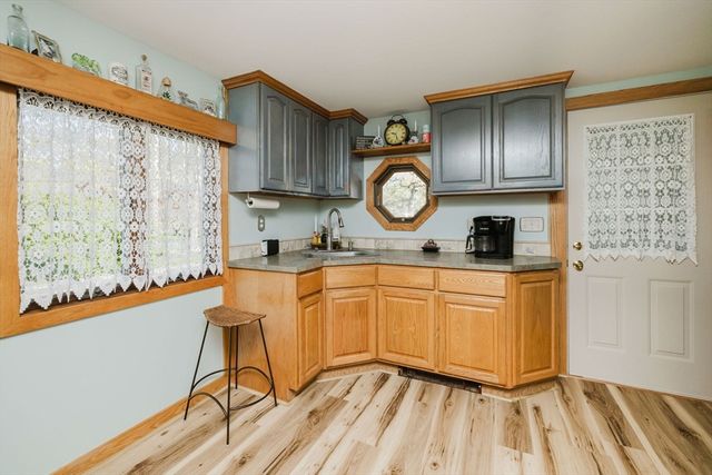 70 Ricard St, Seekonk, MA 02771