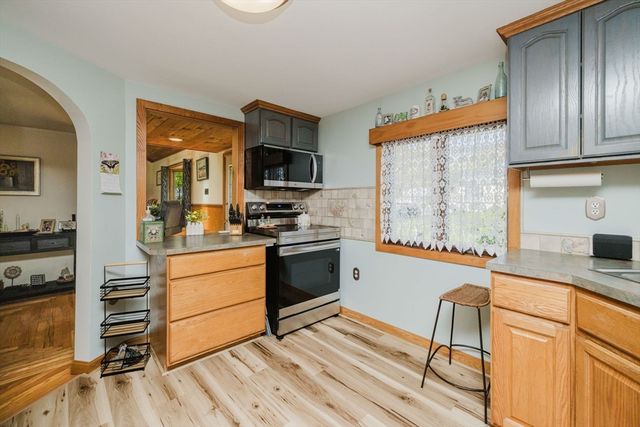 70 Ricard St, Seekonk, MA 02771