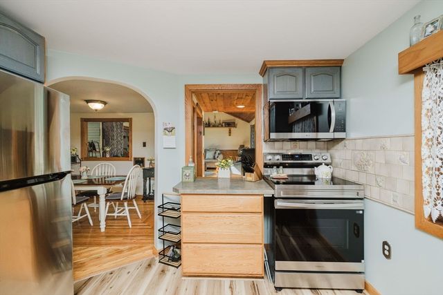 70 Ricard St, Seekonk, MA 02771