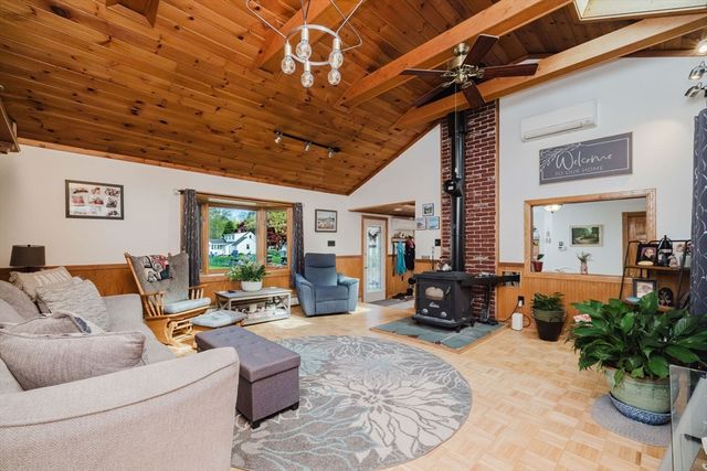 70 Ricard St, Seekonk, MA 02771