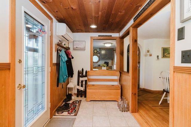 70 Ricard St, Seekonk, MA 02771