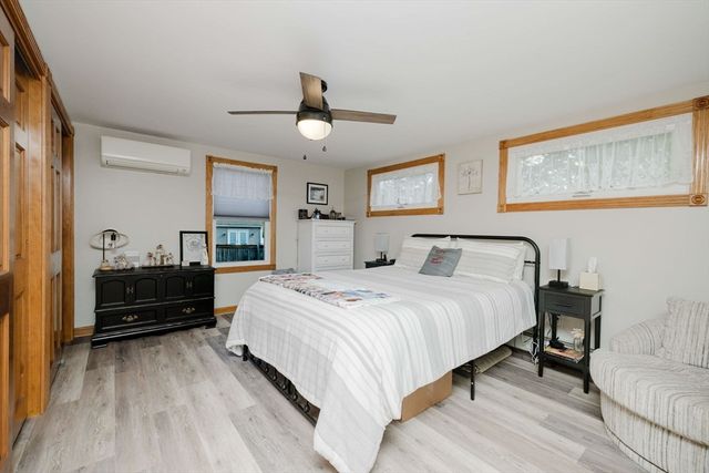 70 Ricard St, Seekonk, MA 02771
