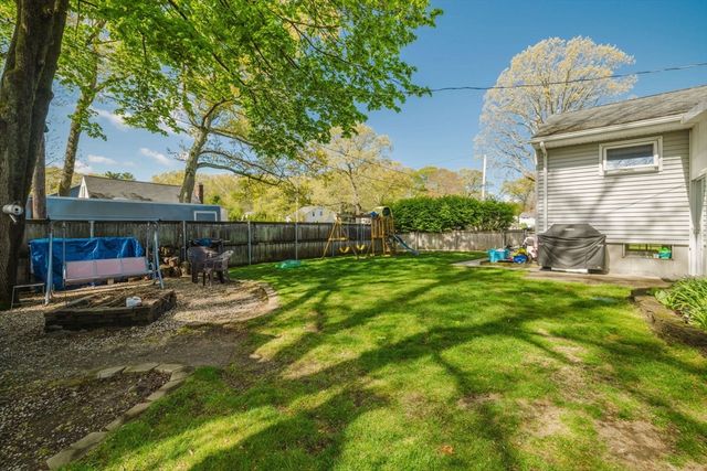 70 Ricard St, Seekonk, MA 02771