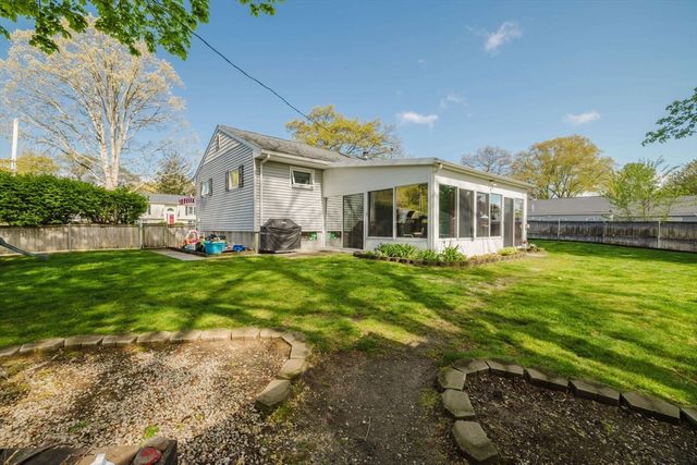 70 Ricard St, Seekonk, MA 02771