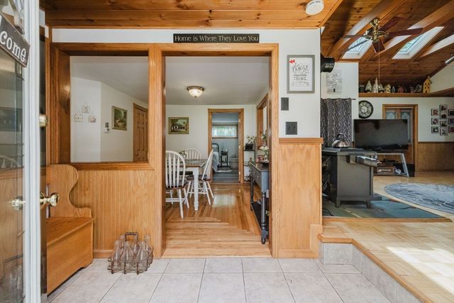 70 Ricard St, Seekonk, MA 02771
