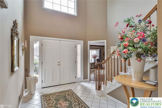 2820 Sheffield Drive, Lower Macungie Twp, PA 18049