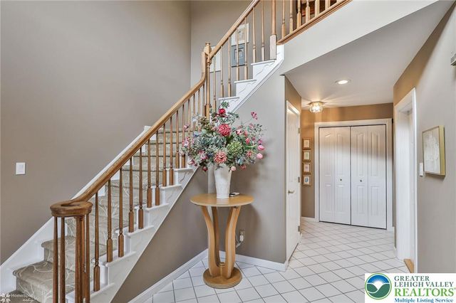 2820 Sheffield Drive, Lower Macungie Twp, PA 18049