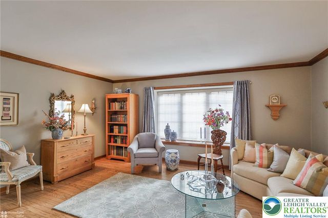 2820 Sheffield Drive, Lower Macungie Twp, PA 18049