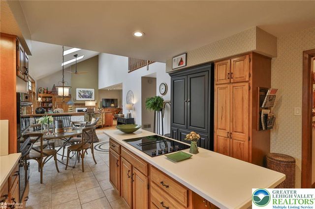 2820 Sheffield Drive, Lower Macungie Twp, PA 18049