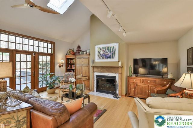 2820 Sheffield Drive, Lower Macungie Twp, PA 18049