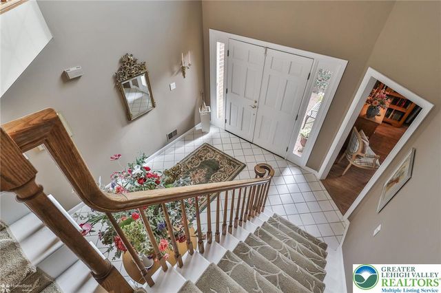 2820 Sheffield Drive, Lower Macungie Twp, PA 18049