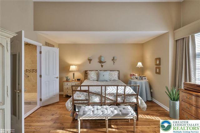 2820 Sheffield Drive, Lower Macungie Twp, PA 18049