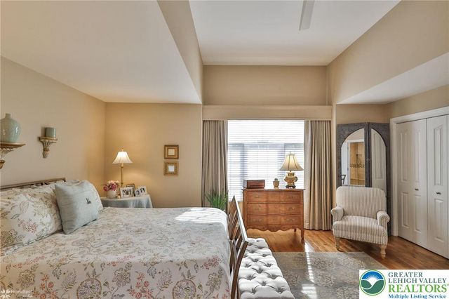 2820 Sheffield Drive, Lower Macungie Twp, PA 18049