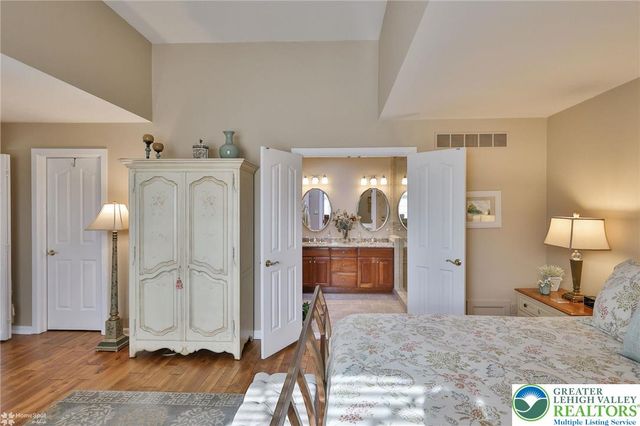 2820 Sheffield Drive, Lower Macungie Twp, PA 18049