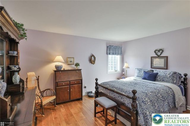 2820 Sheffield Drive, Lower Macungie Twp, PA 18049