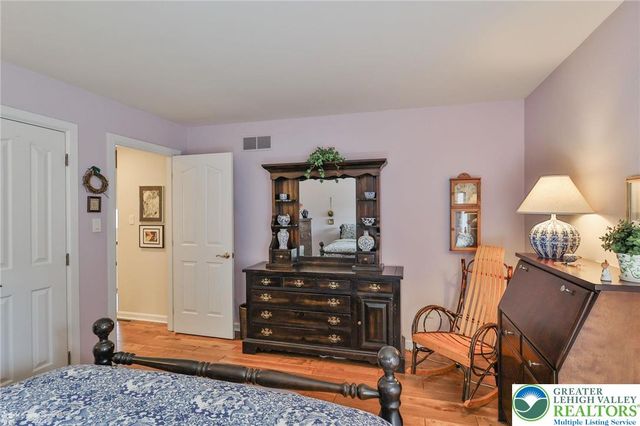 2820 Sheffield Drive, Lower Macungie Twp, PA 18049