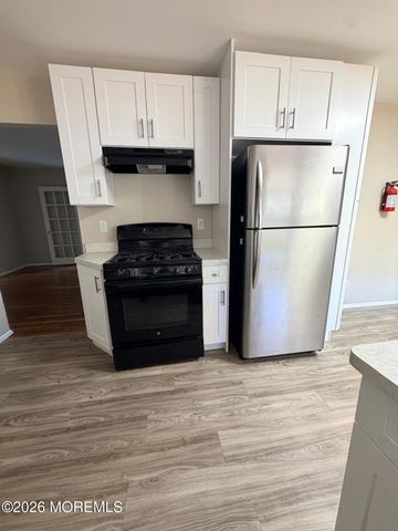 30 Cornell Street, Toms River, NJ 08757
