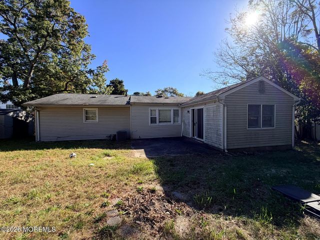 30 Cornell Street, Toms River, NJ 08757