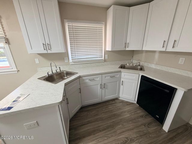 30 Cornell Street, Toms River, NJ 08757
