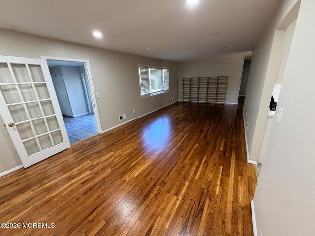 30 Cornell Street, Toms River, NJ 08757