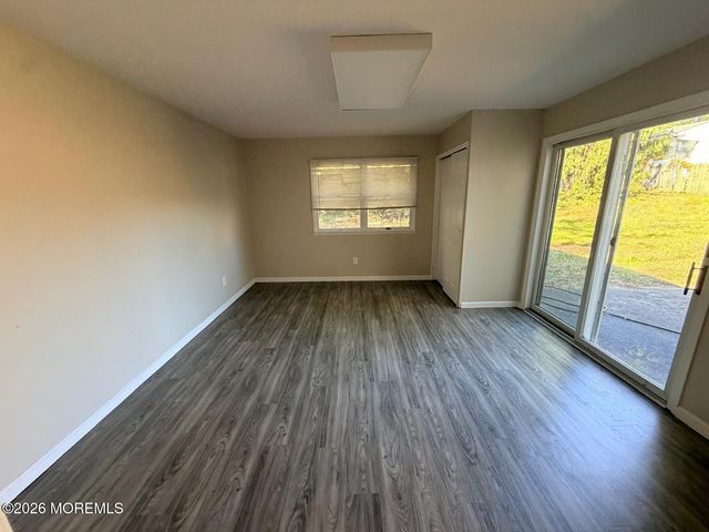 30 Cornell Street, Toms River, NJ 08757
