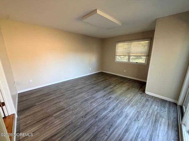 30 Cornell Street, Toms River, NJ 08757