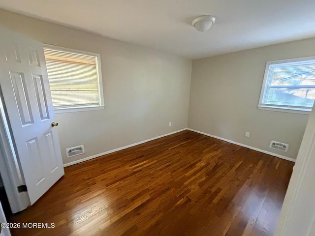 30 Cornell Street, Toms River, NJ 08757