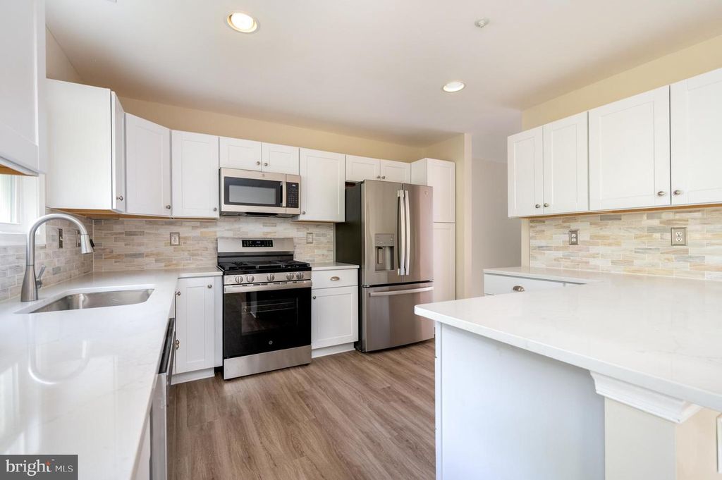 Image 11 of property listing at 700 PINE VALLEY CT, Arnold, MD 21012