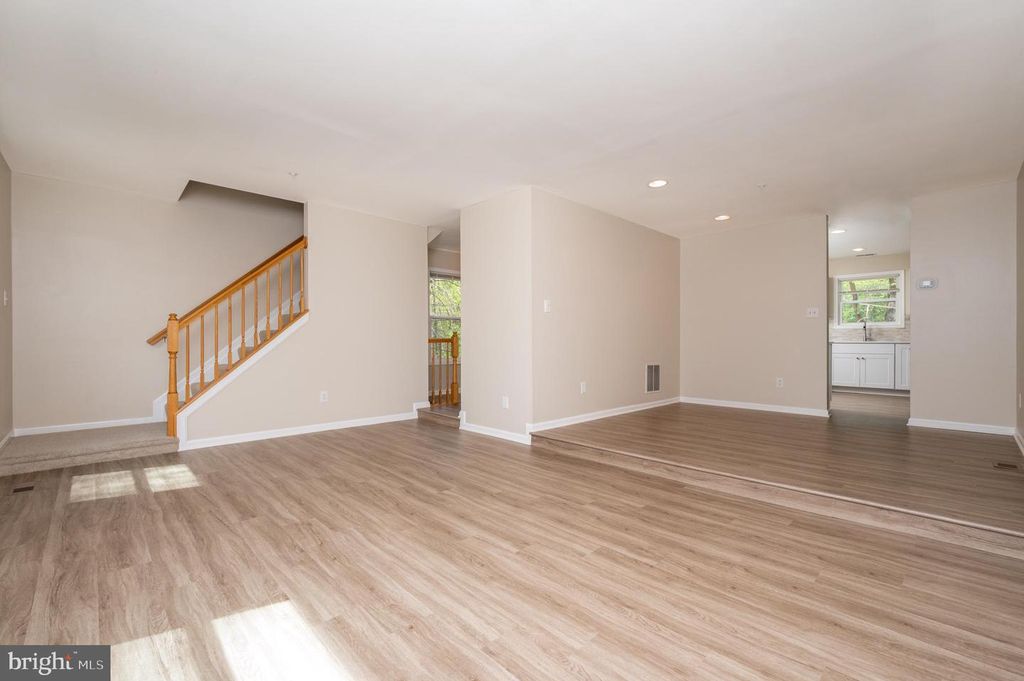 Image 15 of property listing at 700 PINE VALLEY CT, Arnold, MD 21012