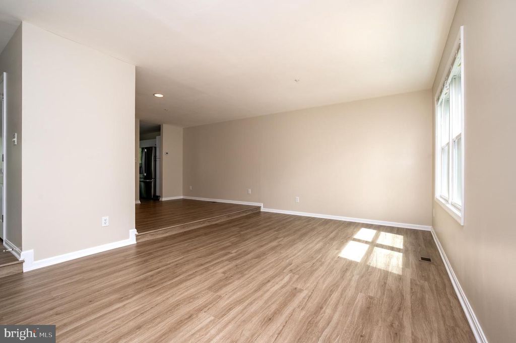 Image 16 of property listing at 700 PINE VALLEY CT, Arnold, MD 21012