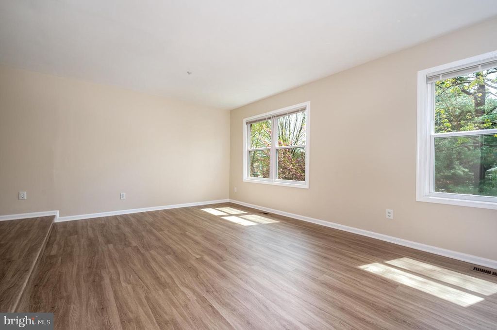 Image 17 of property listing at 700 PINE VALLEY CT, Arnold, MD 21012