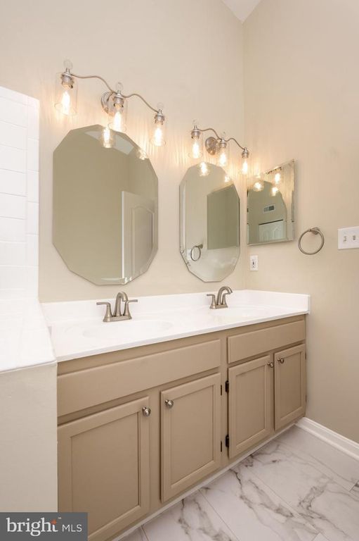 Image 23 of property listing at 700 PINE VALLEY CT, Arnold, MD 21012