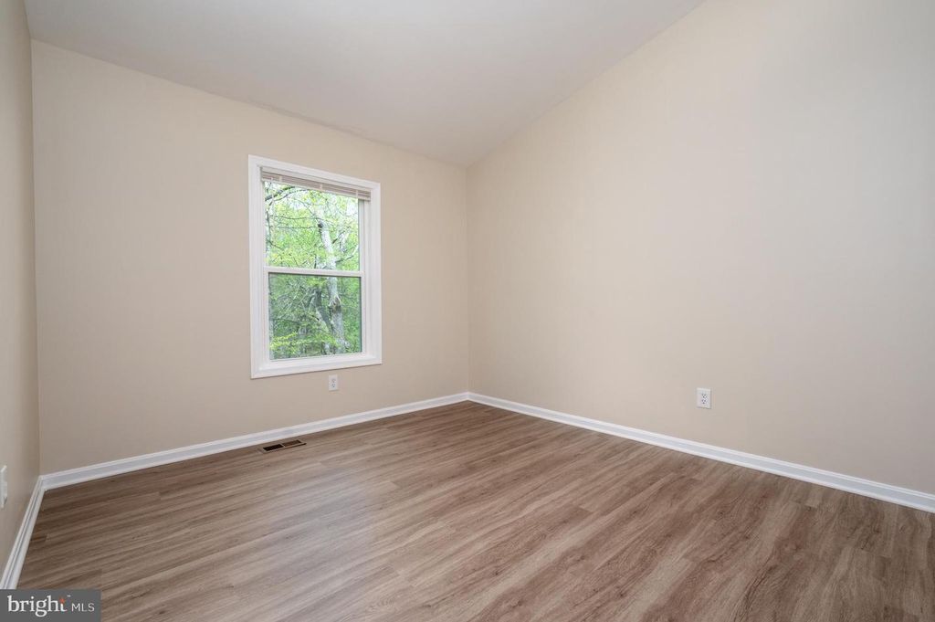 Image 26 of property listing at 700 PINE VALLEY CT, Arnold, MD 21012