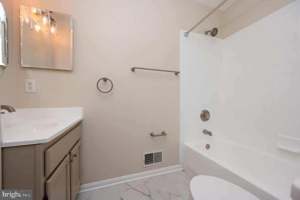 Image 27 of property listing at 700 PINE VALLEY CT, Arnold, MD 21012