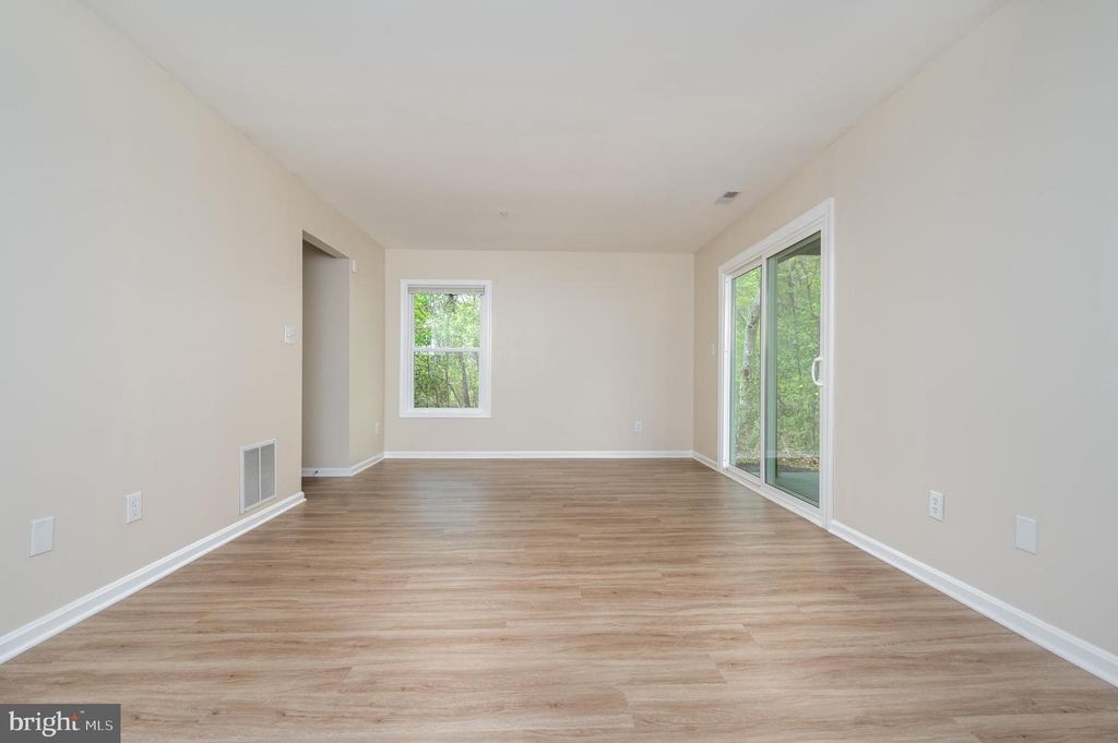 Image 30 of property listing at 700 PINE VALLEY CT, Arnold, MD 21012