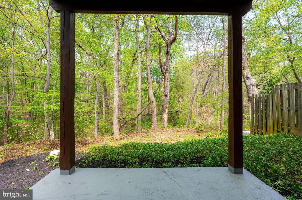 Image 32 of property listing at 700 PINE VALLEY CT, Arnold, MD 21012