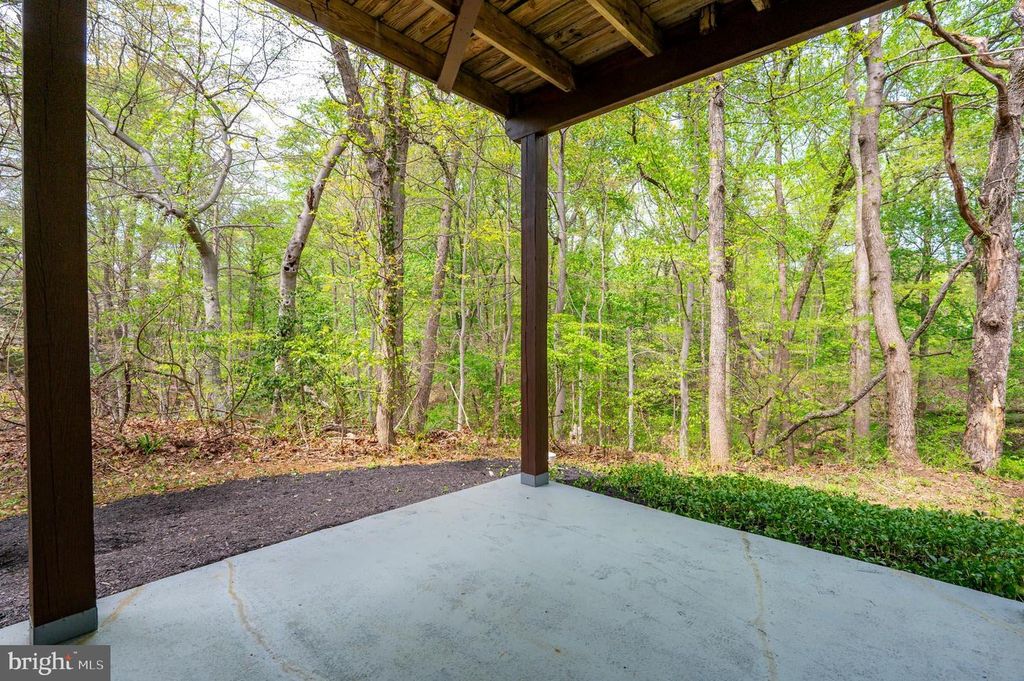 Image 34 of property listing at 700 PINE VALLEY CT, Arnold, MD 21012