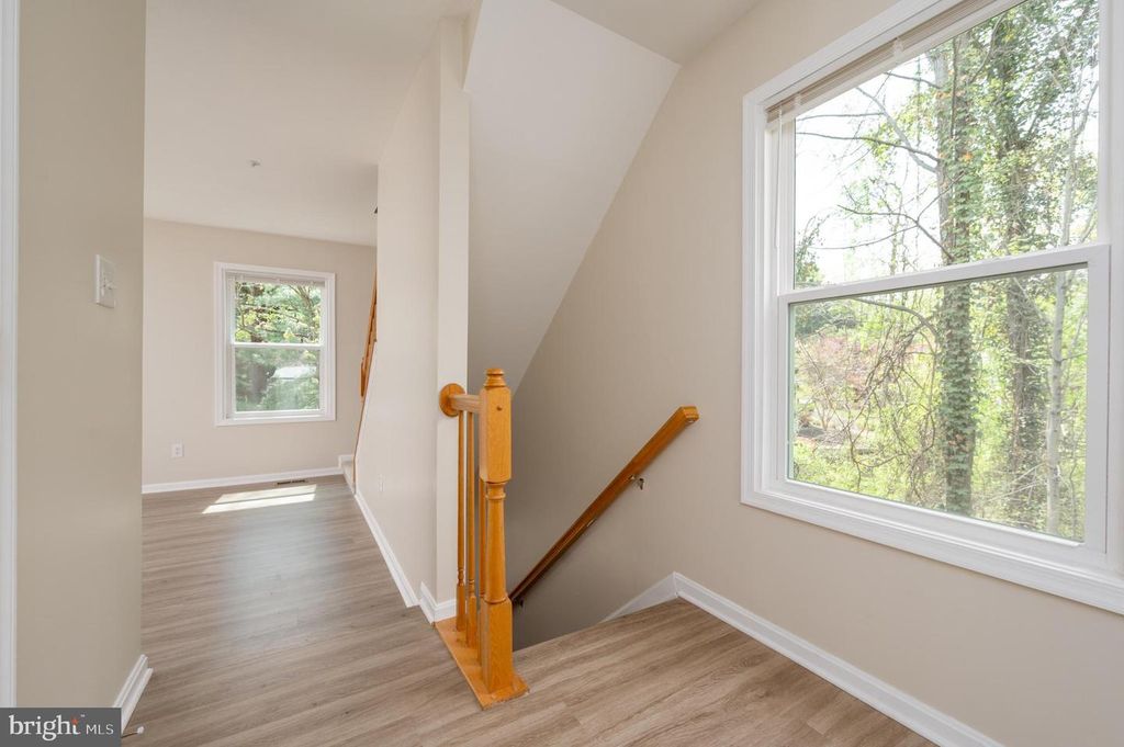 Image 6 of property listing at 700 PINE VALLEY CT, Arnold, MD 21012