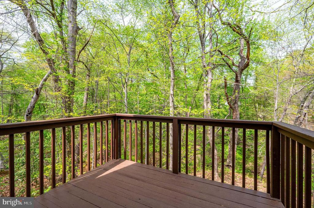 Image 9 of property listing at 700 PINE VALLEY CT, Arnold, MD 21012