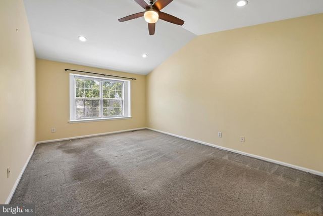 7802 NORMANDY DR, Mount Laurel, NJ 08054