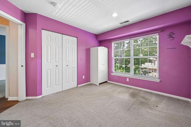 7802 NORMANDY DR, Mount Laurel, NJ 08054