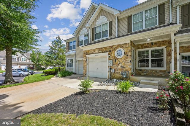 7802 NORMANDY DR, Mount Laurel, NJ 08054