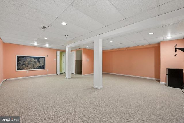 7802 NORMANDY DR, Mount Laurel, NJ 08054