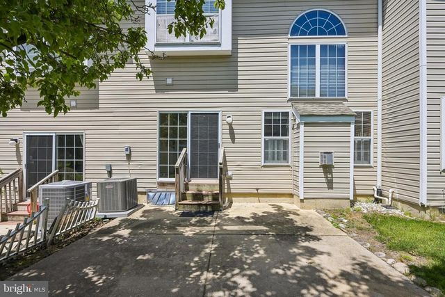 7802 NORMANDY DR, Mount Laurel, NJ 08054