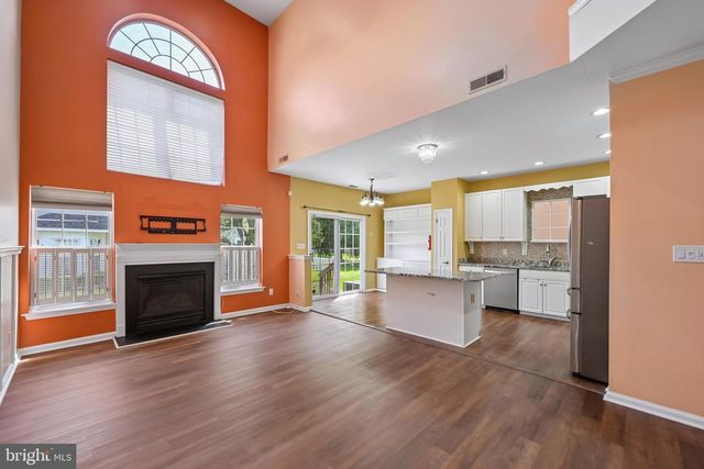 7802 NORMANDY DR, Mount Laurel, NJ 08054
