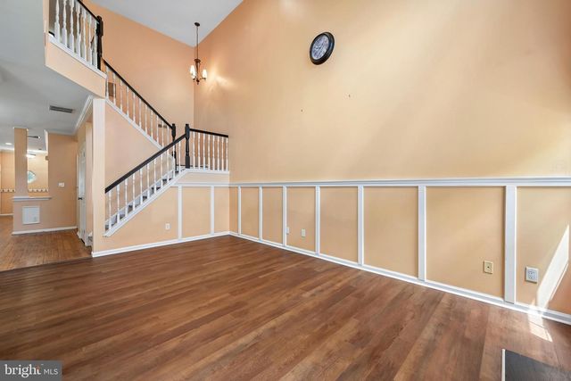 7802 NORMANDY DR, Mount Laurel, NJ 08054