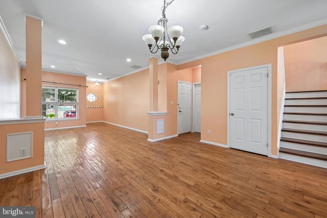 7802 NORMANDY DR, Mount Laurel, NJ 08054