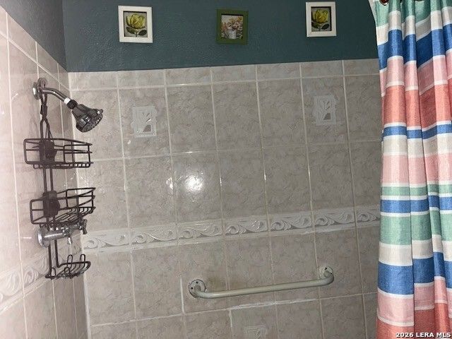 18 ROSEMONT DR, San Antonio, TX 78201